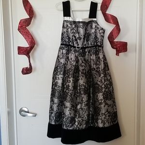 ☔$5  La Princess Girls Dress Size 10